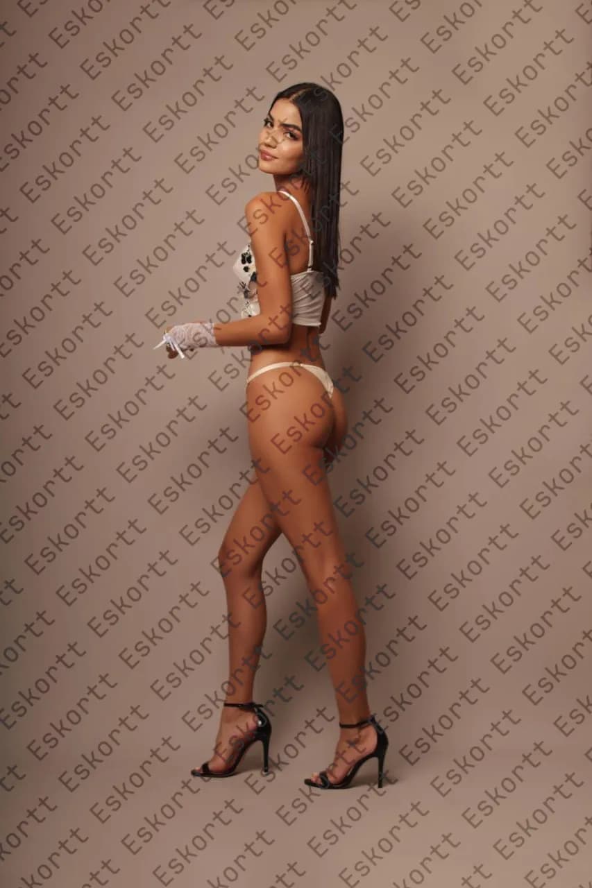 Aveline escort in Moscow