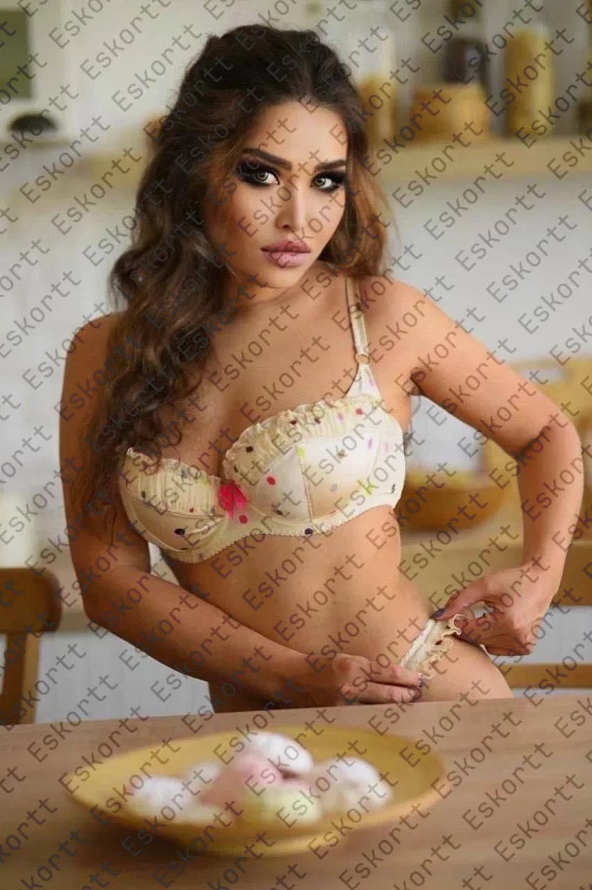 Mireille escort in Moscow