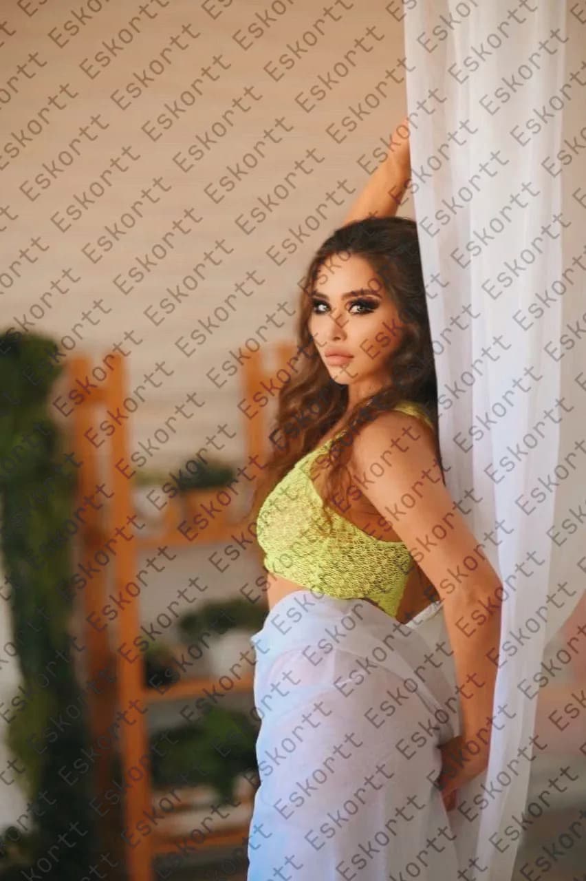 Mireille escort in Moscow