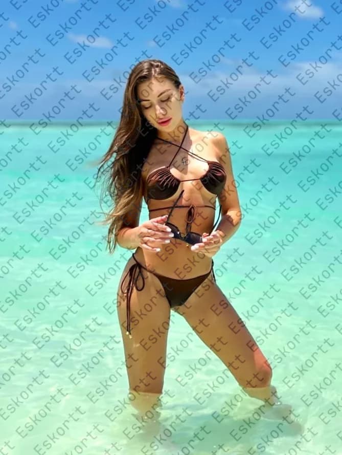 Lora escort in Moscow