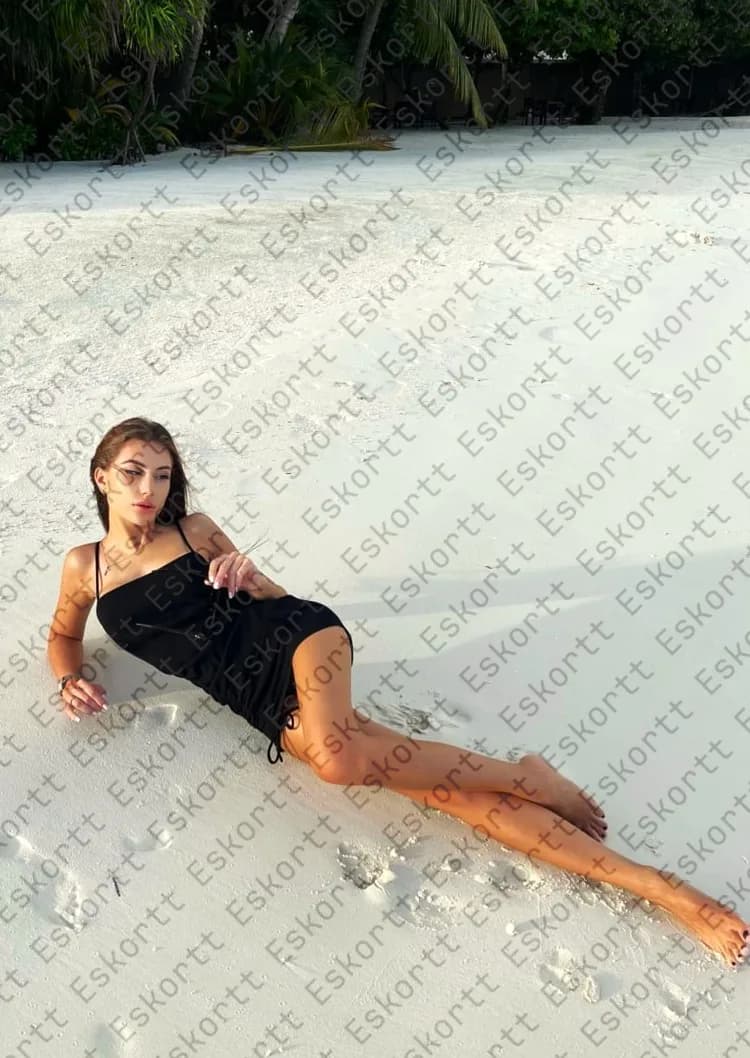 Lora escort in Moscow