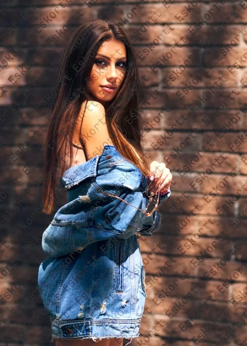 Lora escort in Moscow