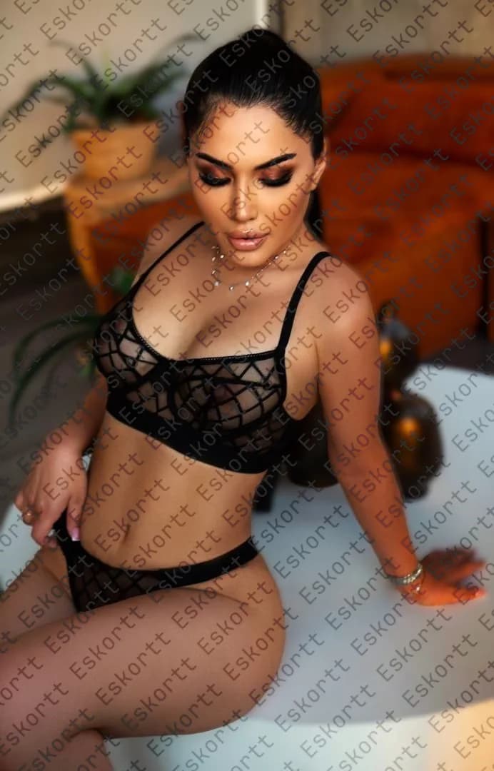 Sara escort in Moscow