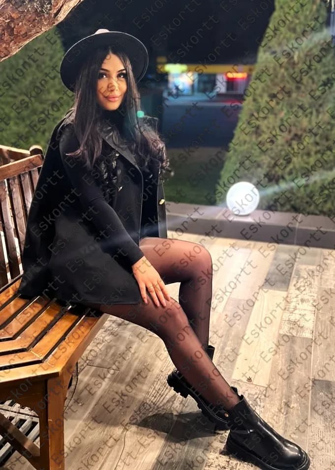 Sara escort in Moscow