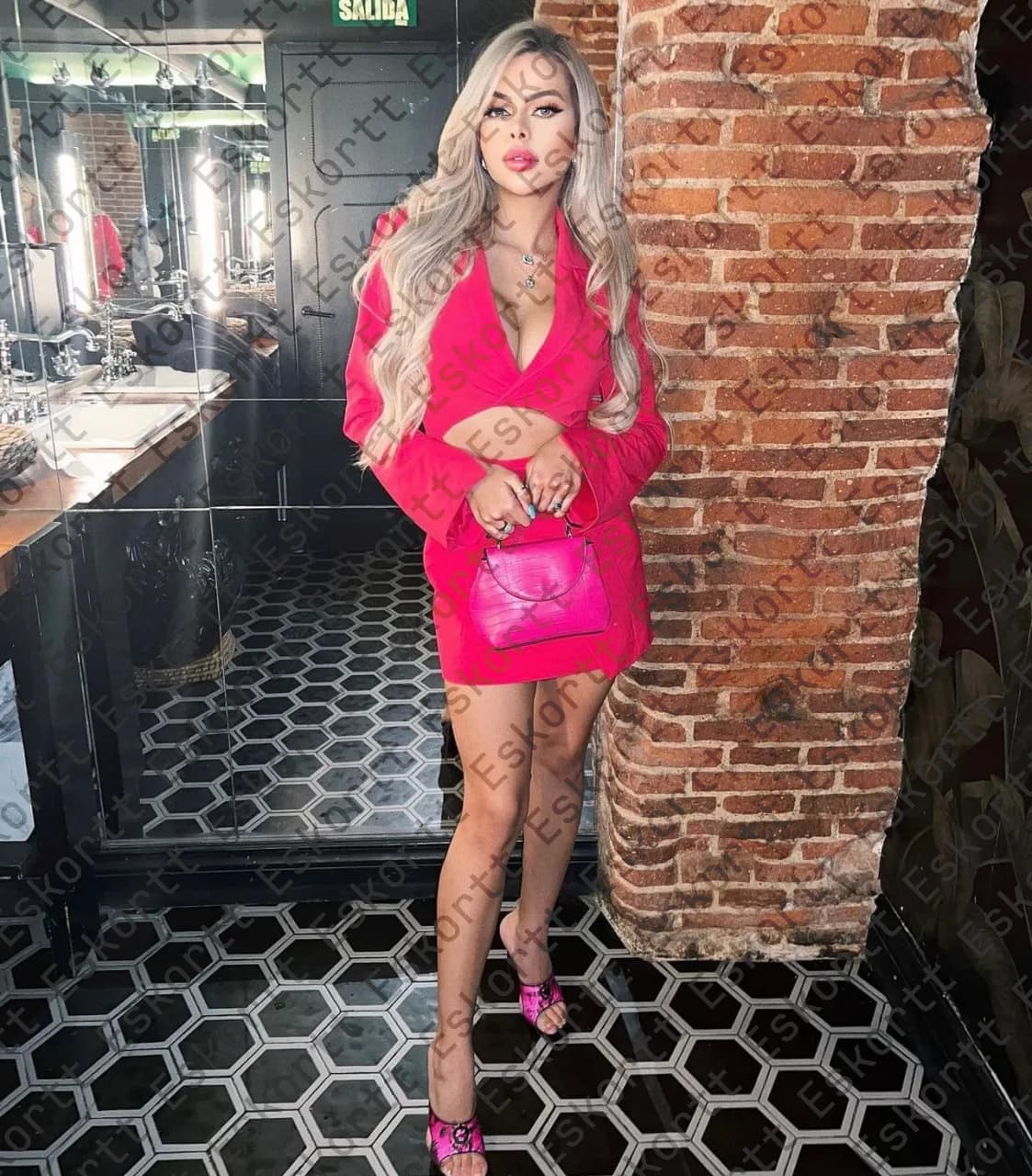 Martina escort in Moscow