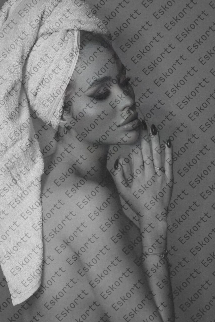 Lana escort in Moscow