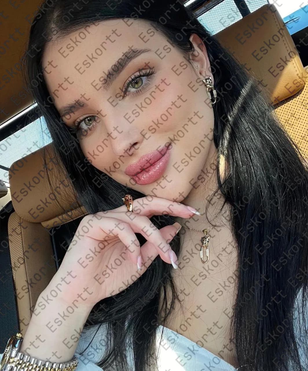 Arina escort in Moscow