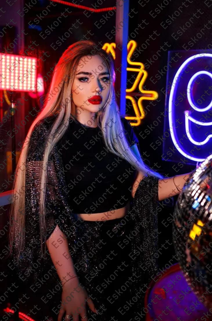 Inessa escort in Moscow