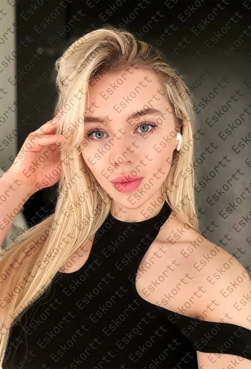 Adeline escort in Moscow