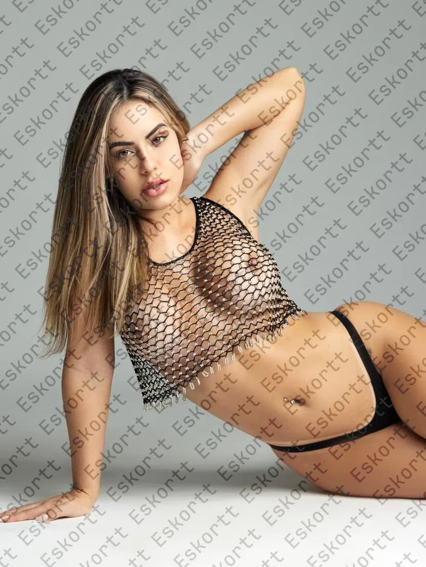 Safira escort in Moscow