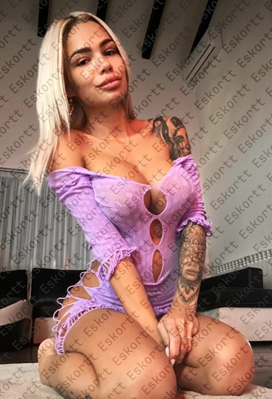 Лорри escort in Moscow