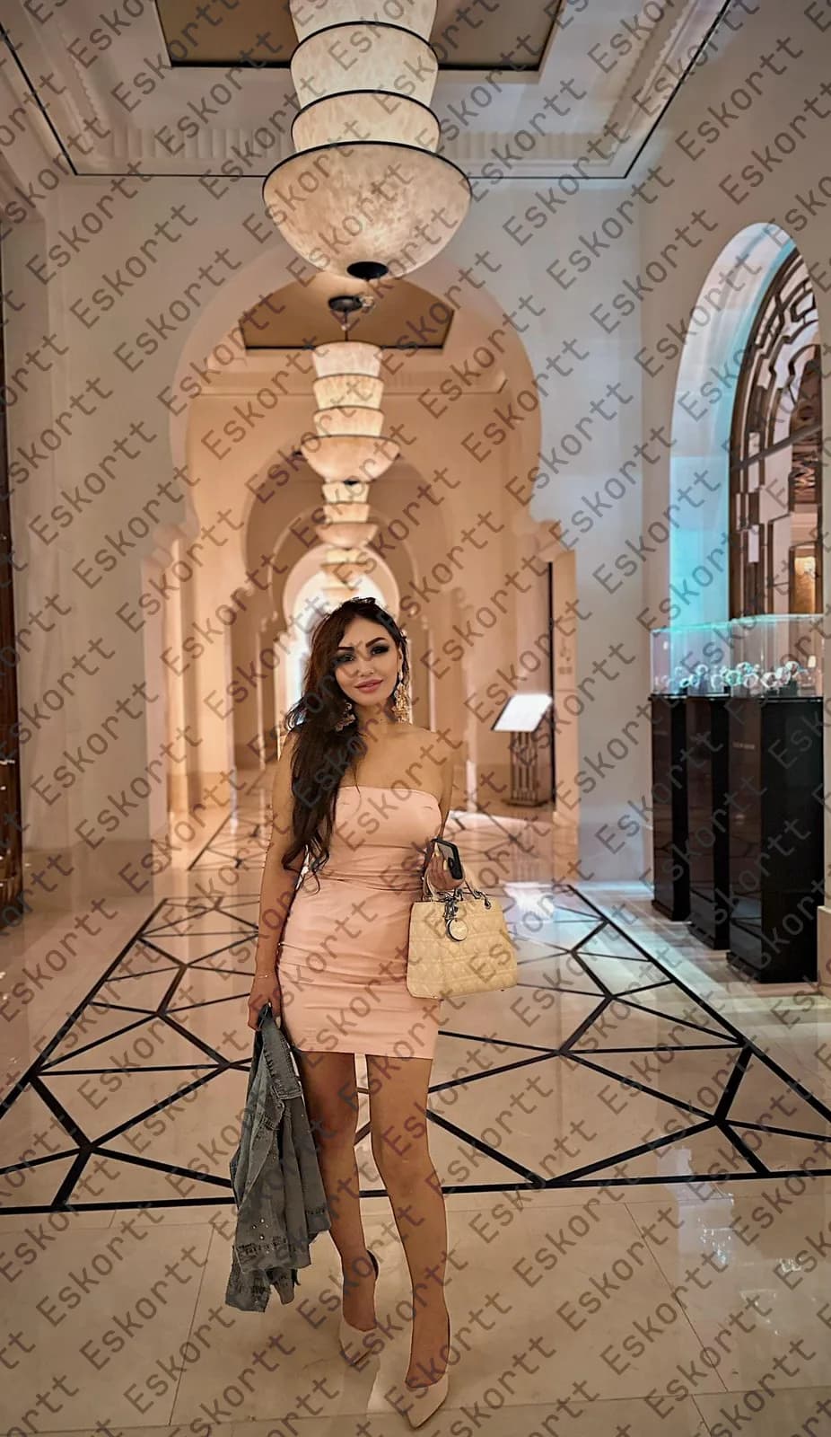 Рин escort in Moscow